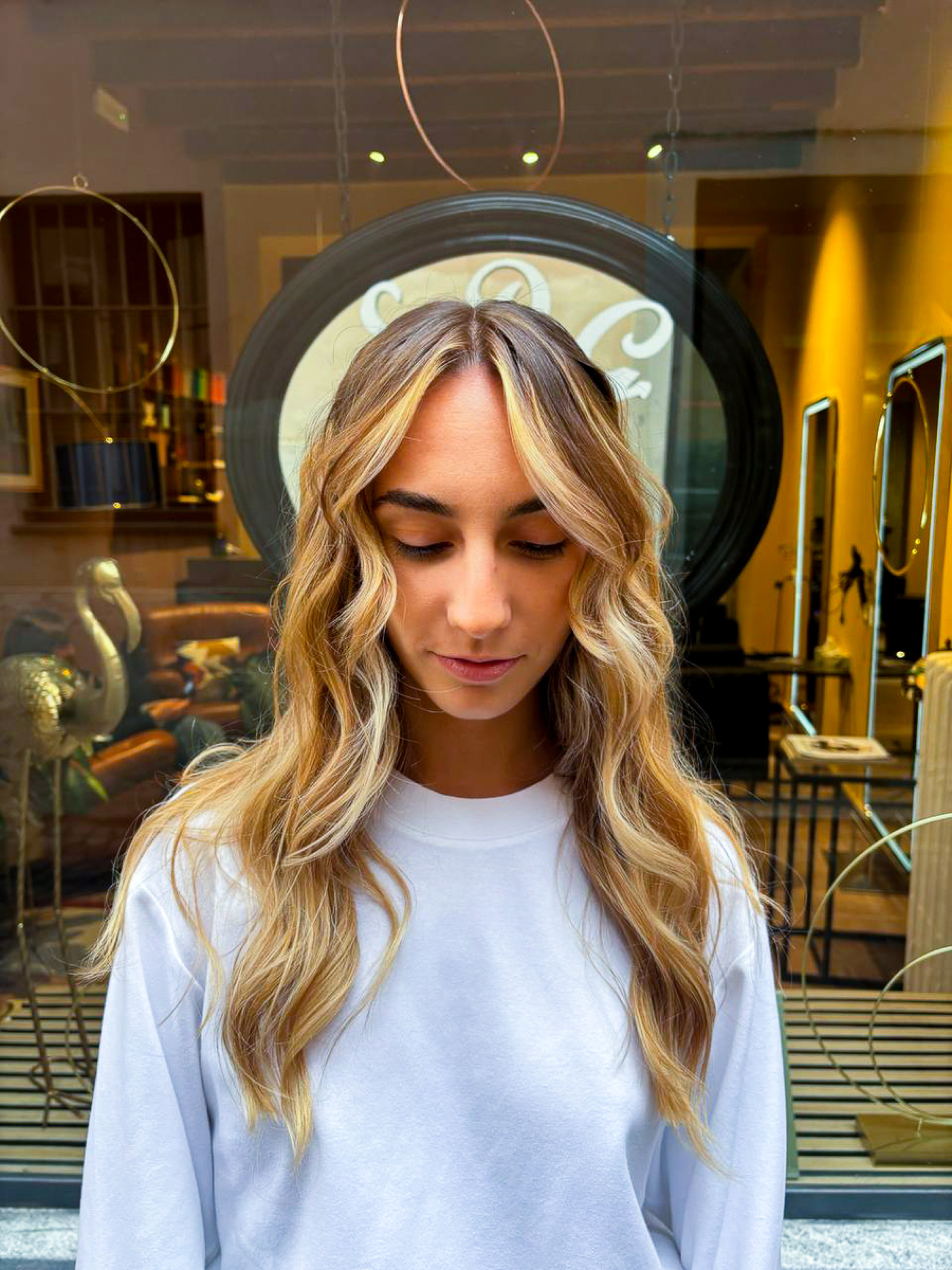 Capelli lunghi mossi biondo dorato con base rame di Epifanio Di Giovanni.